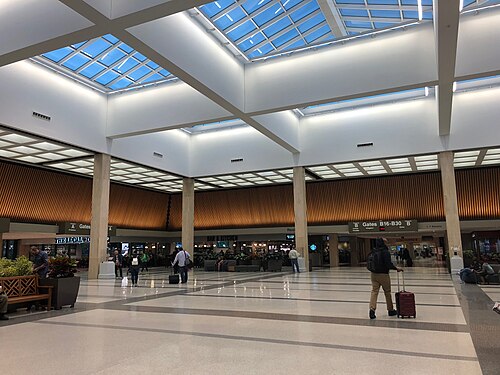 Norfolk International Airport, Norfolk